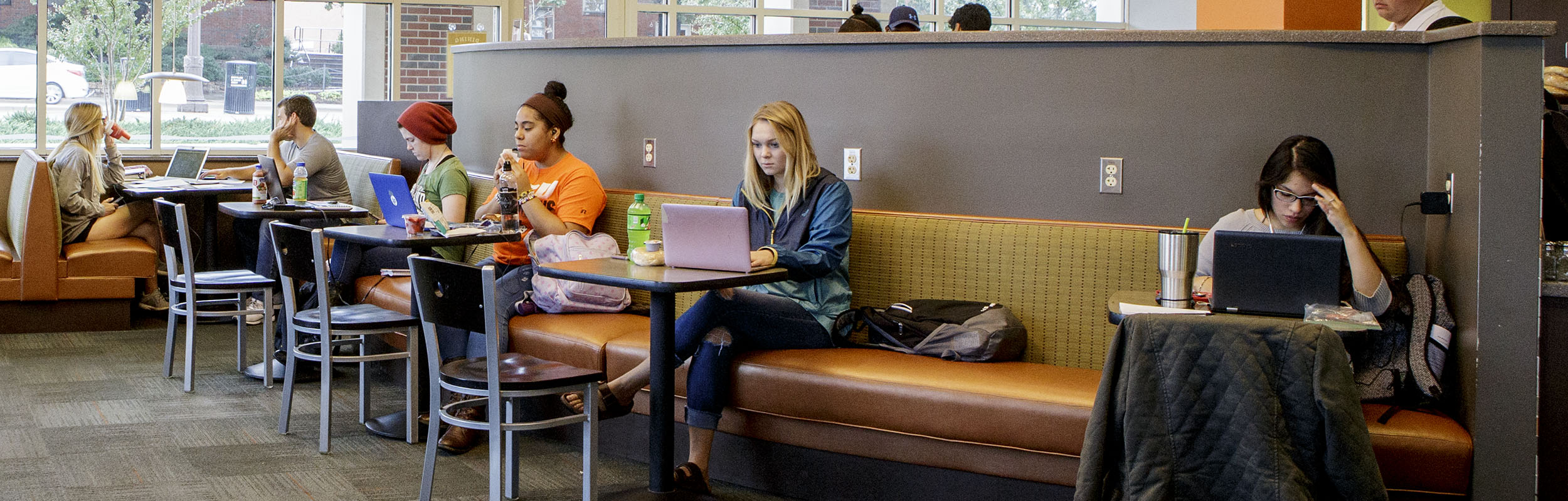 Students eating at Roots